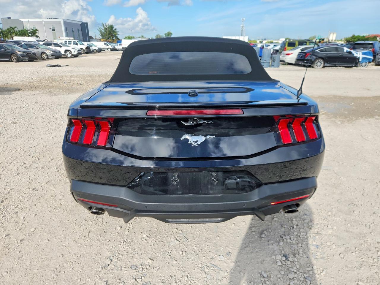 2025 FORD MUSTANG — Фото 6 из 13