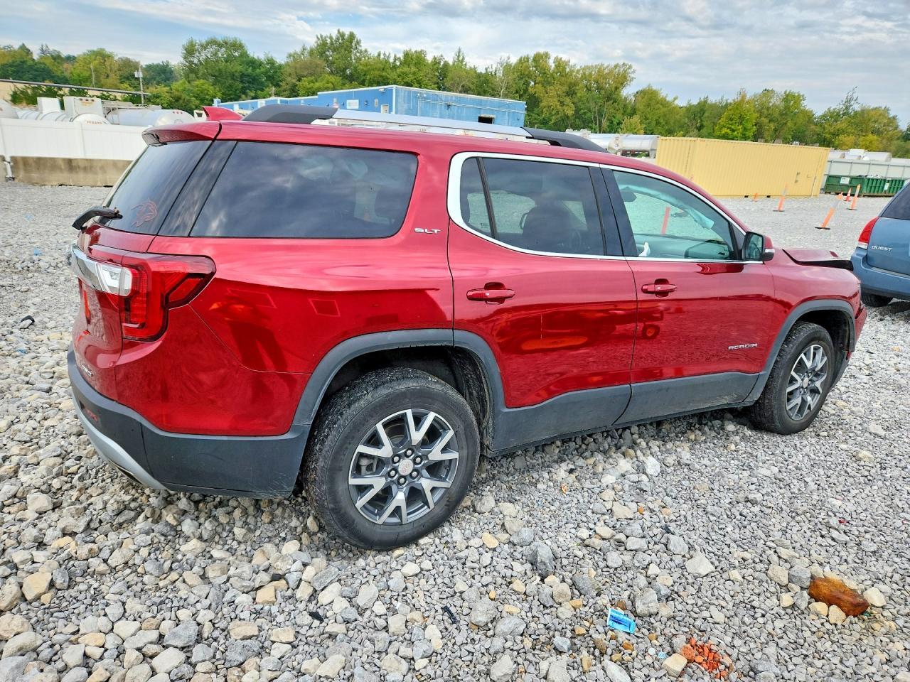2023 GMC ACADIA SLT — Фото 3 из 13