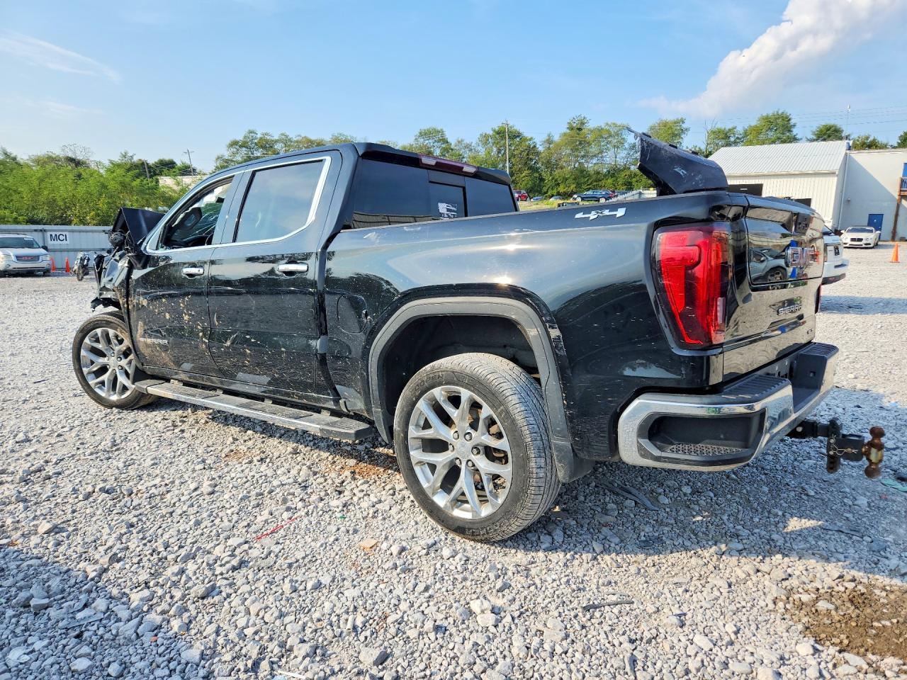 2021 GMC SIERRA K1500 SLT — Фото 2 из 12