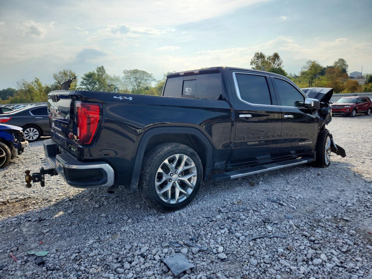 2021 GMC SIERRA K1500 SLT — Фото 3 из 12
