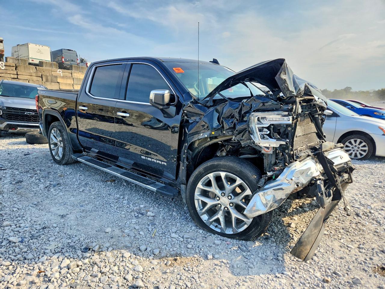 2021 GMC SIERRA K1500 SLT — Фото 4 из 12