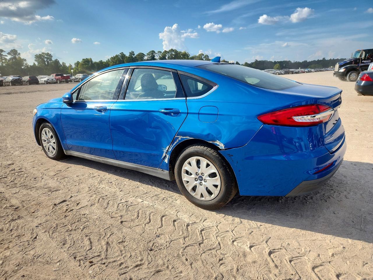 2020 FORD FUSION S — Фото 2 из 12