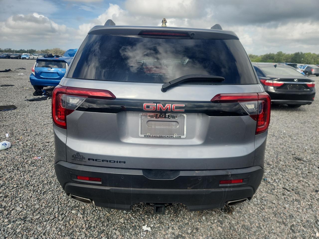 2022 GMC ACADIA SLT — Фото 6 из 13