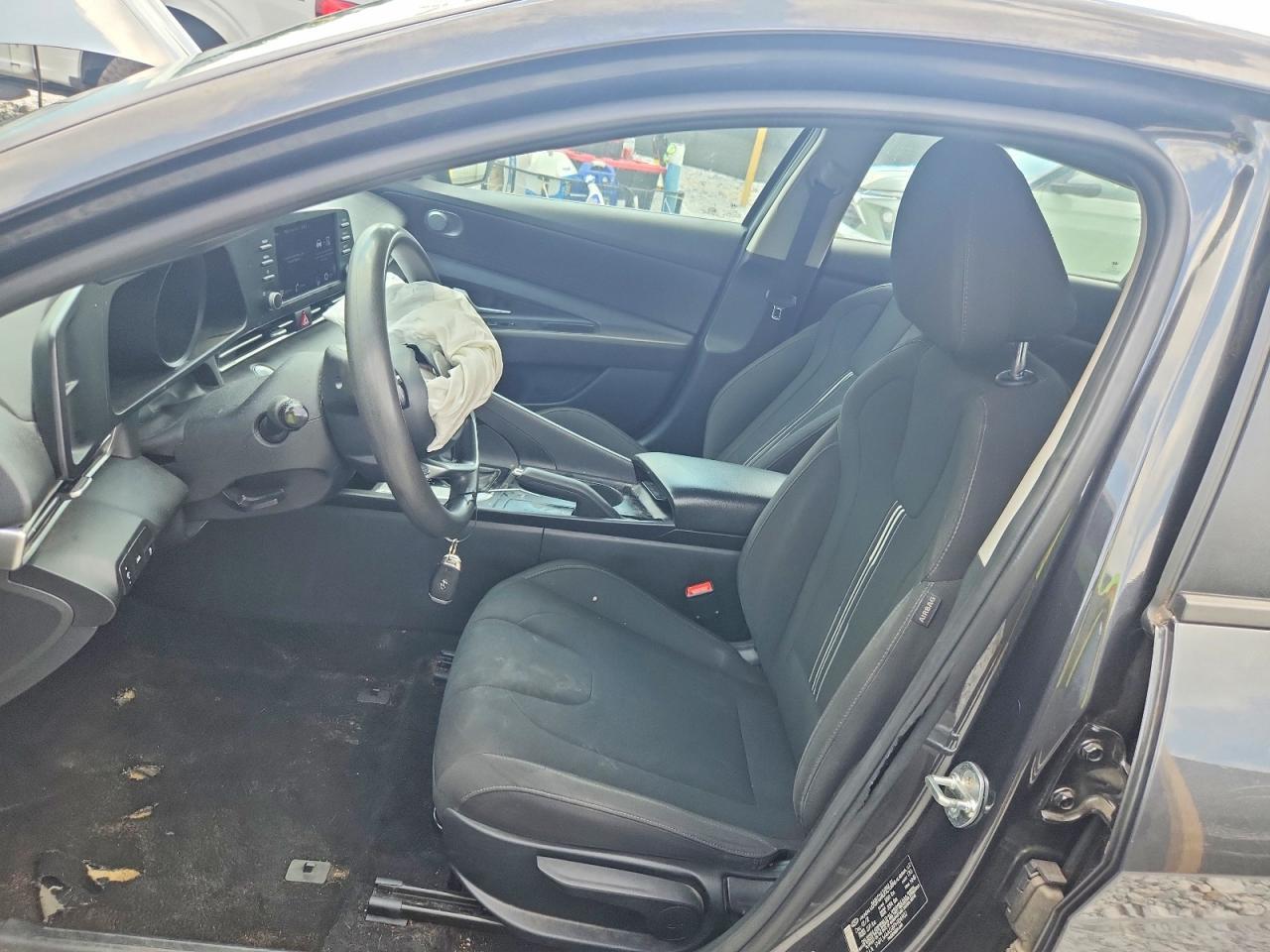 2023 HYUNDAI ELANTRA SEL — Фото 7 из 12