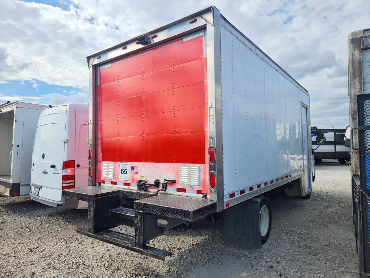 2018 HINO 195 - BOX TRUCK — Фото 3 из 12
