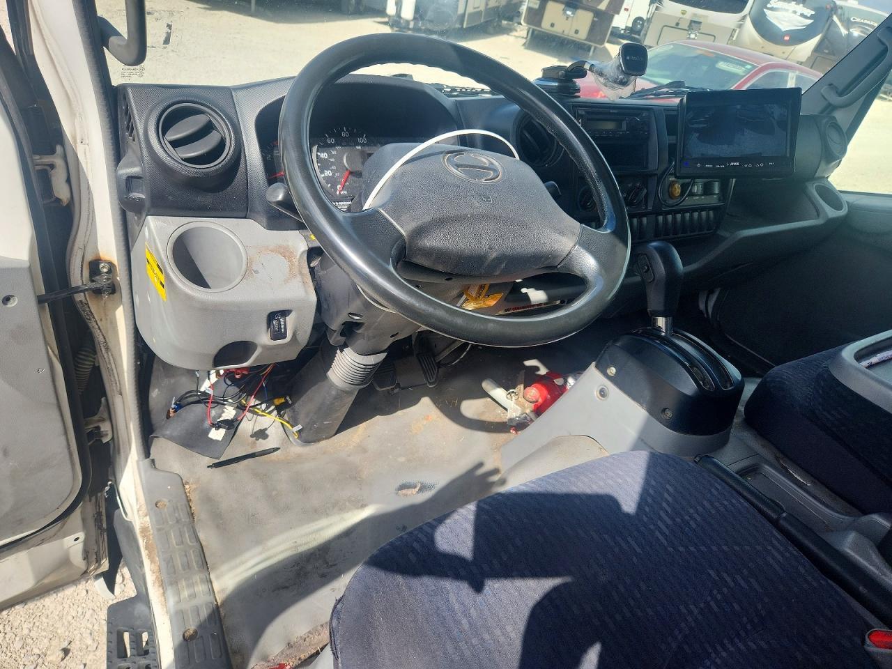 2018 HINO 195 - BOX TRUCK — Фото 8 из 12