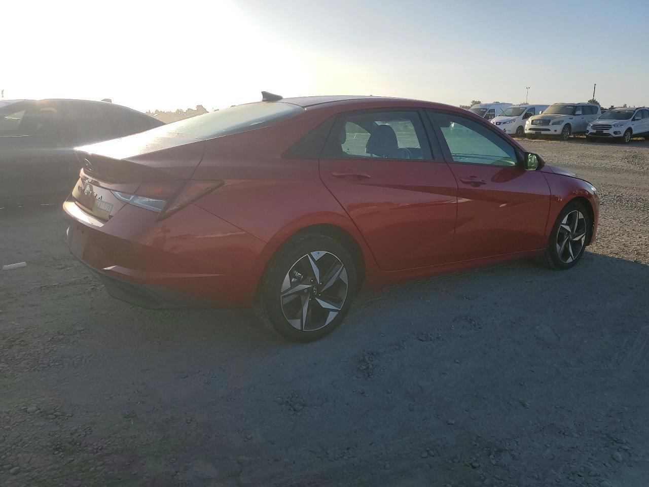 2023 HYUNDAI ELANTRA SEL — Фото 3 из 12