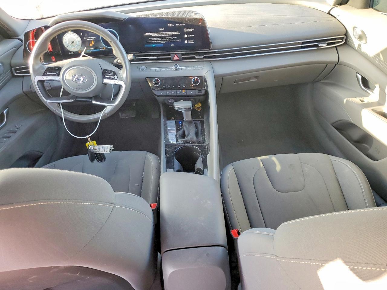 2023 HYUNDAI ELANTRA SEL — Фото 8 из 12