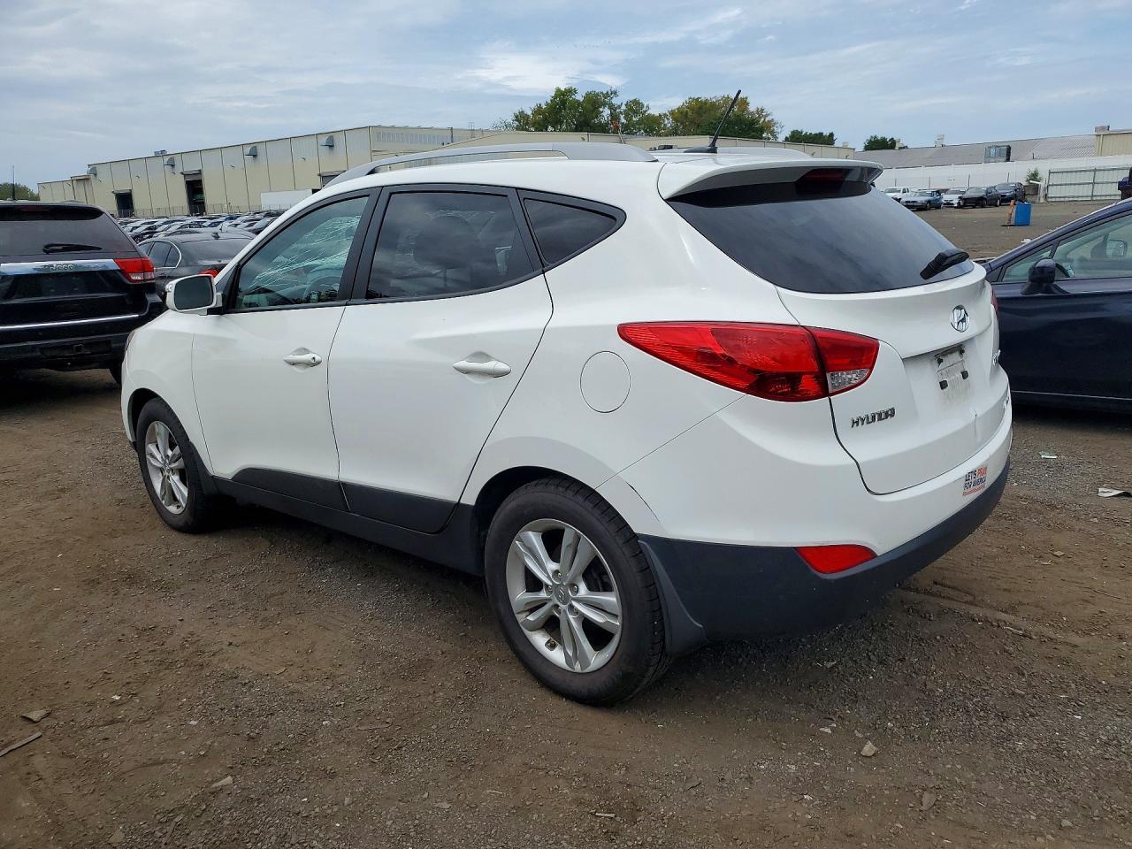 2013 HYUNDAI TUCSON GLS — Фото 2 из 13