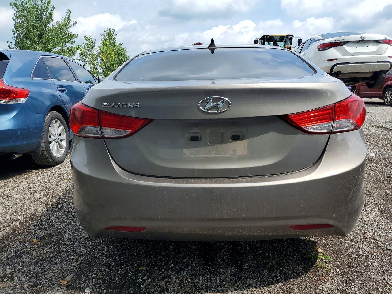 2013 HYUNDAI ELANTRA GLS — Фото 6 из 12