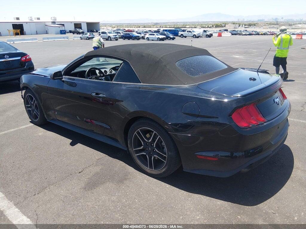 1FATP8UH3M5104262 2021 FORD MUSTANG photo no. 3