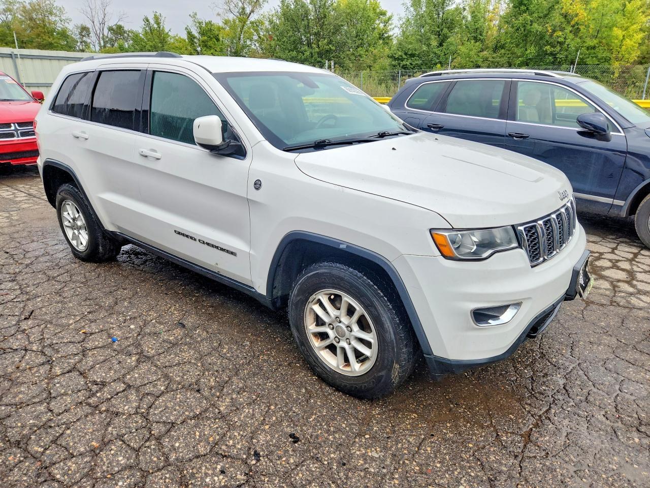 2018 JEEP GRAND CHEROKEE LAREDO — Фото 4 из 13