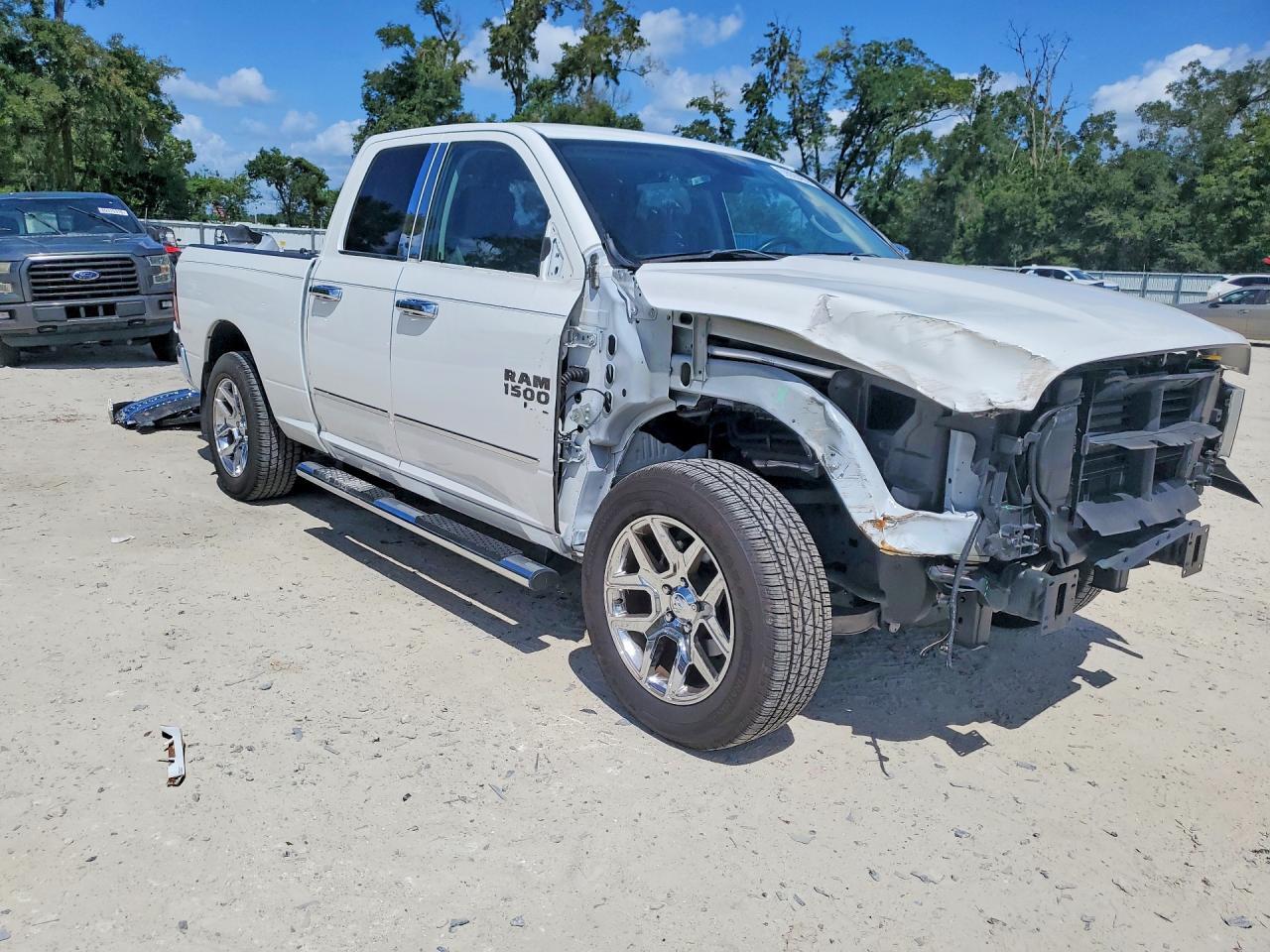2023 RAM 1500 CLASSIC TRADESMAN — Фото 4 из 14