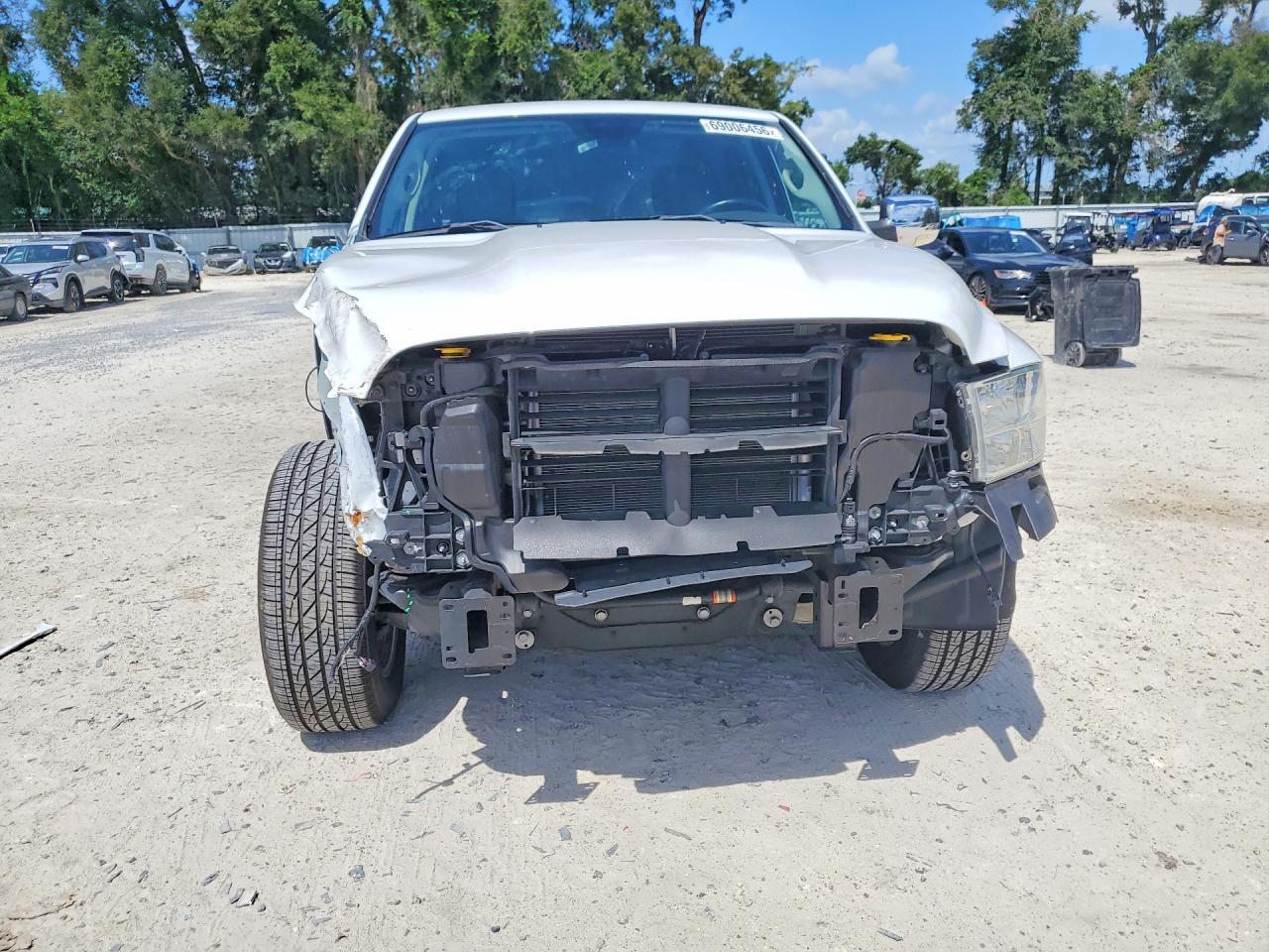 2023 RAM 1500 CLASSIC TRADESMAN — Фото 5 из 14