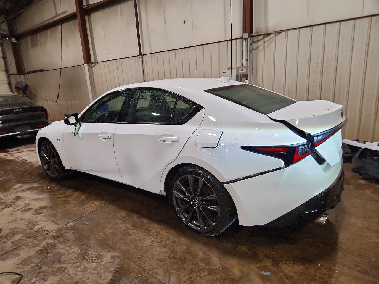 2025 LEXUS IS 350 F SPORT — Фото 2 из 13