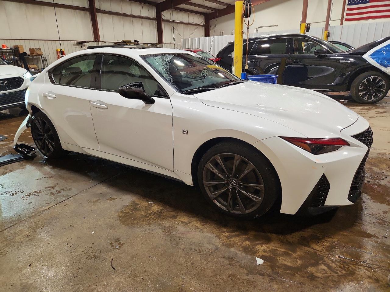 2025 LEXUS IS 350 F SPORT — Фото 4 из 13