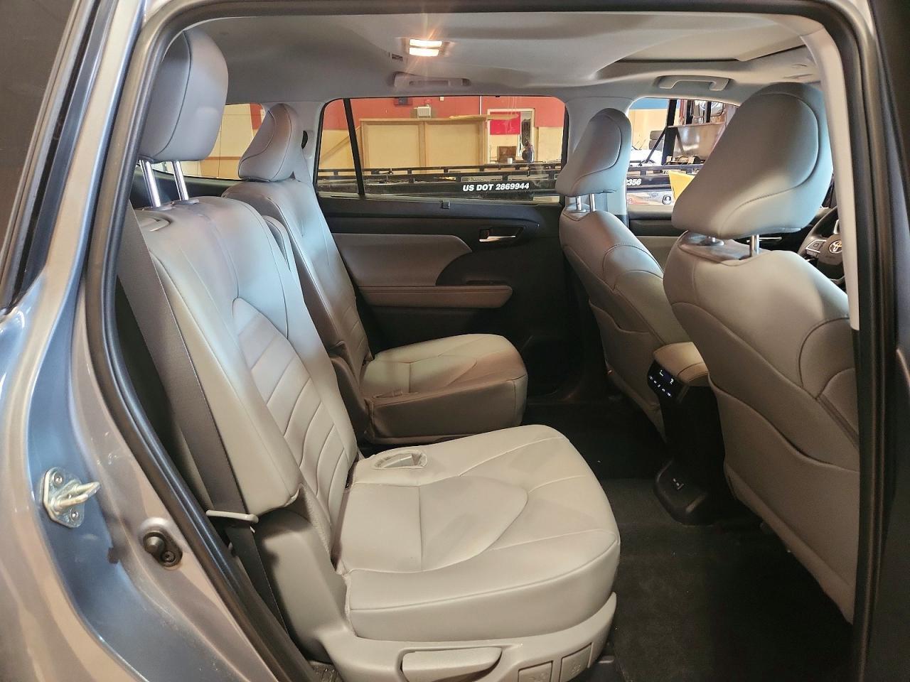 2024 TOYOTA HIGHLANDER XLE — Фото 11 из 13