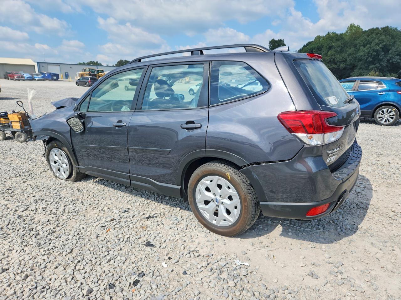2021 SUBARU FORESTER — Фото 2 из 14