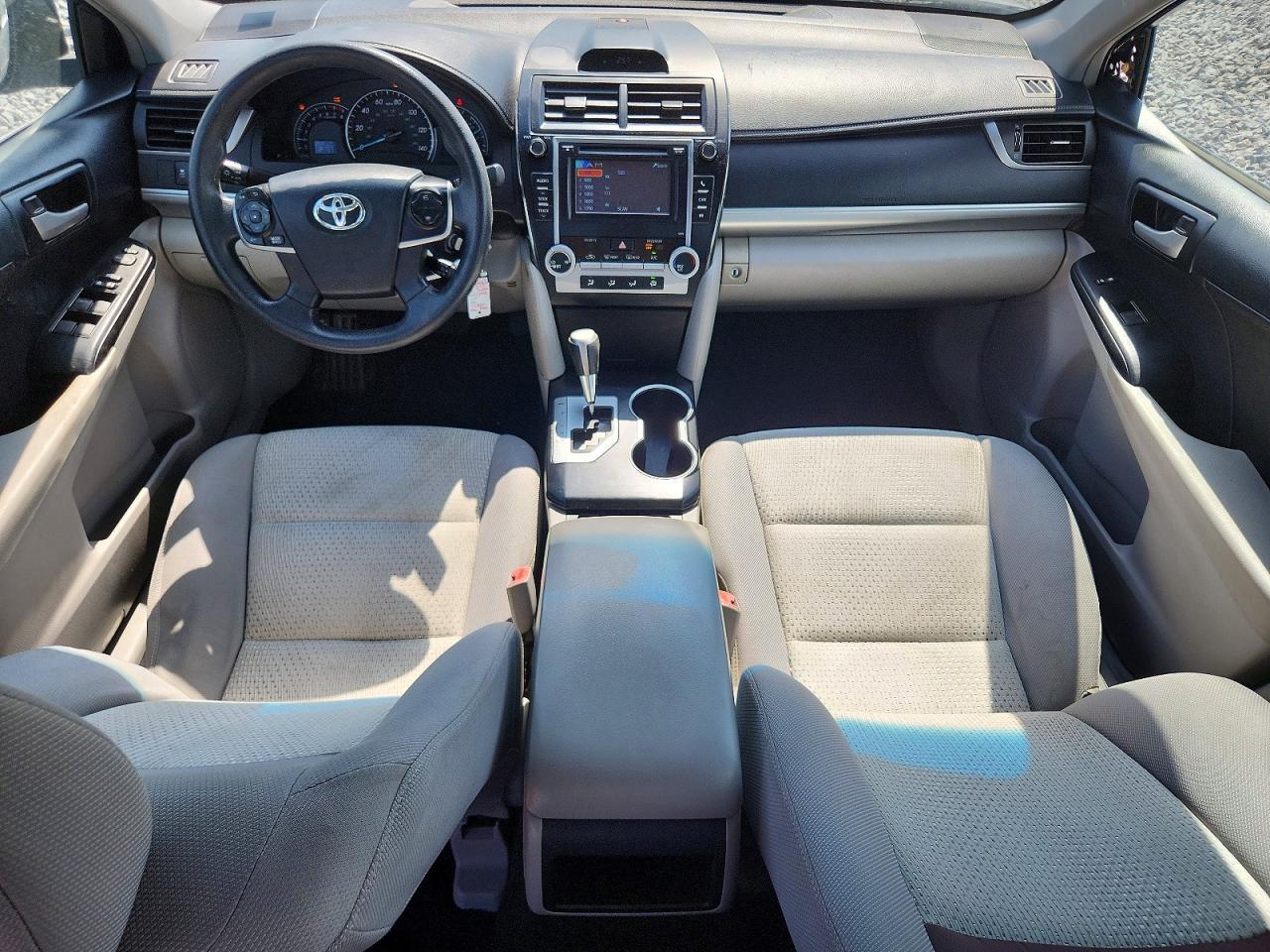 2013 TOYOTA CAMRY LE — Фото 8 из 12