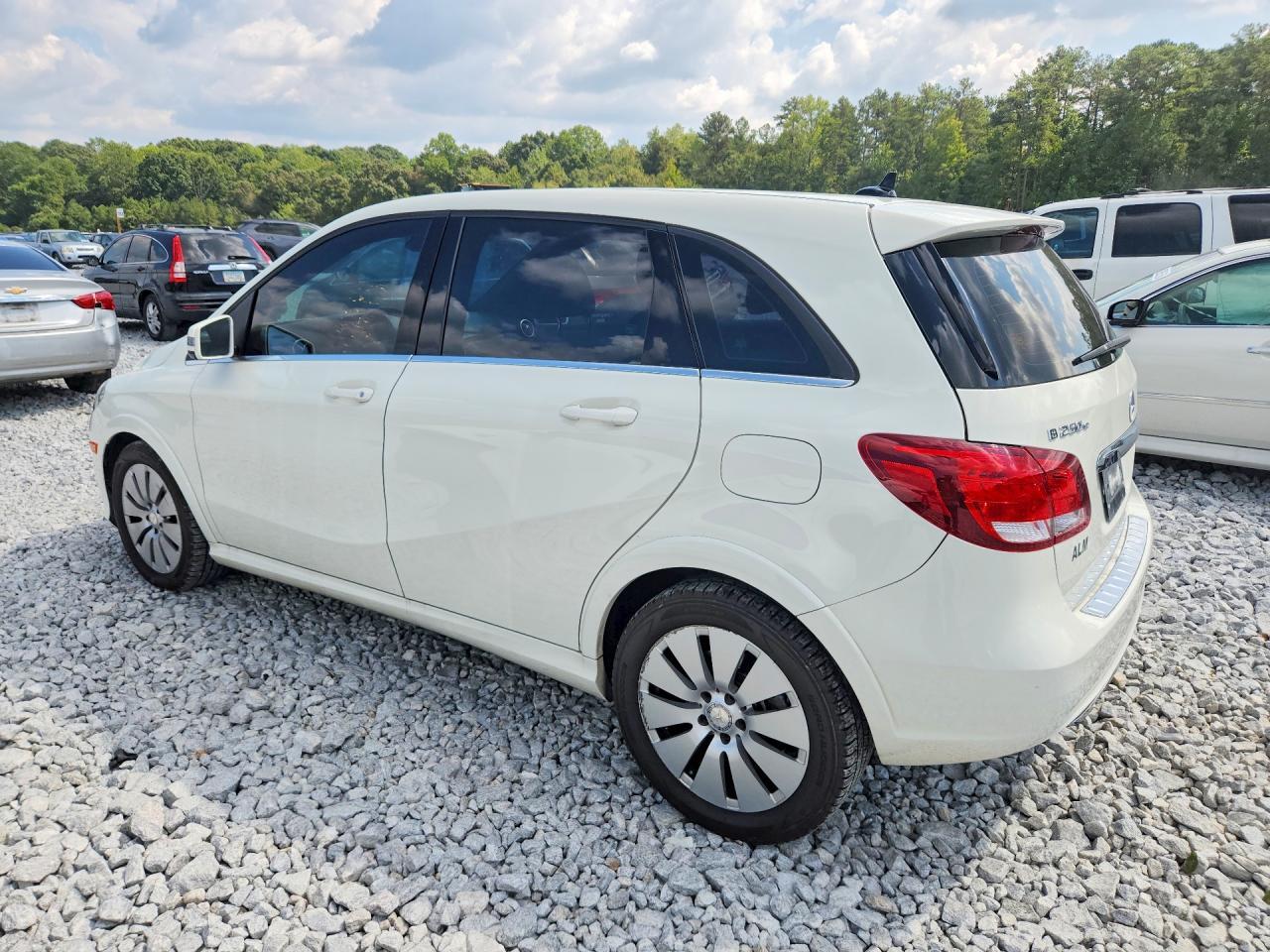 2017 MERCEDES-BENZ B 250E — Фото 2 из 12