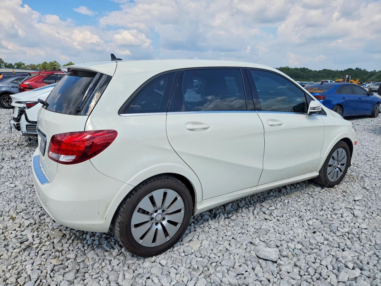 2017 MERCEDES-BENZ B 250E — Фото 3 из 12