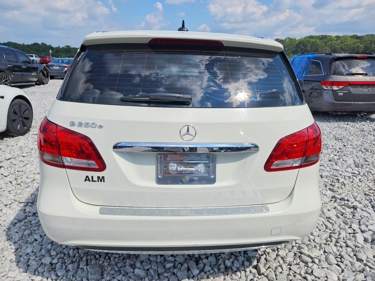 2017 MERCEDES-BENZ B 250E — Фото 6 из 12