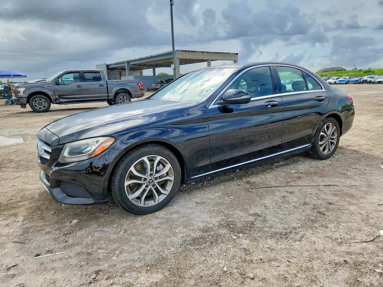 2017 MERCEDES-BENZ C 300