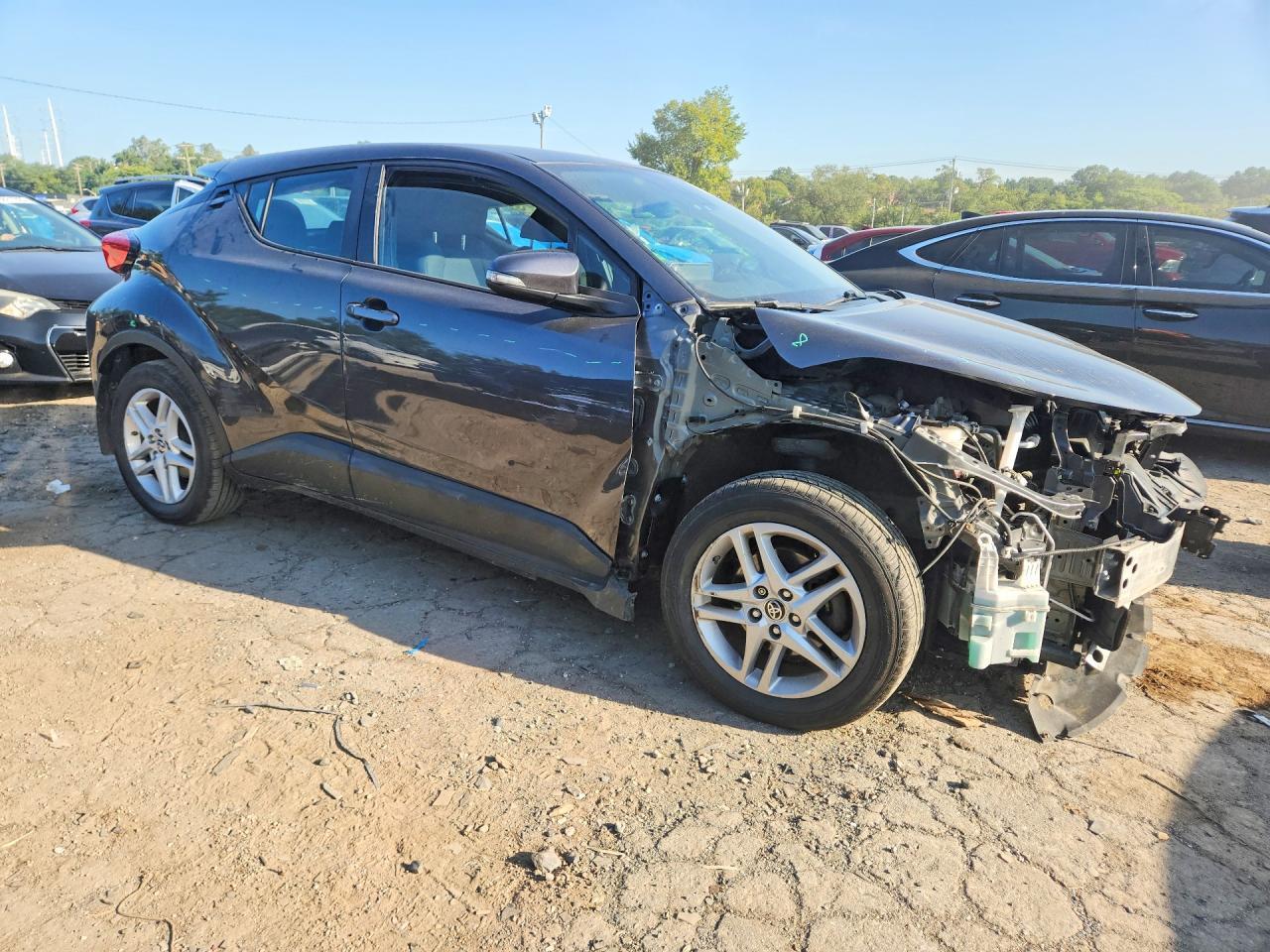 2021 TOYOTA C-HR LE — Фото 4 из 14