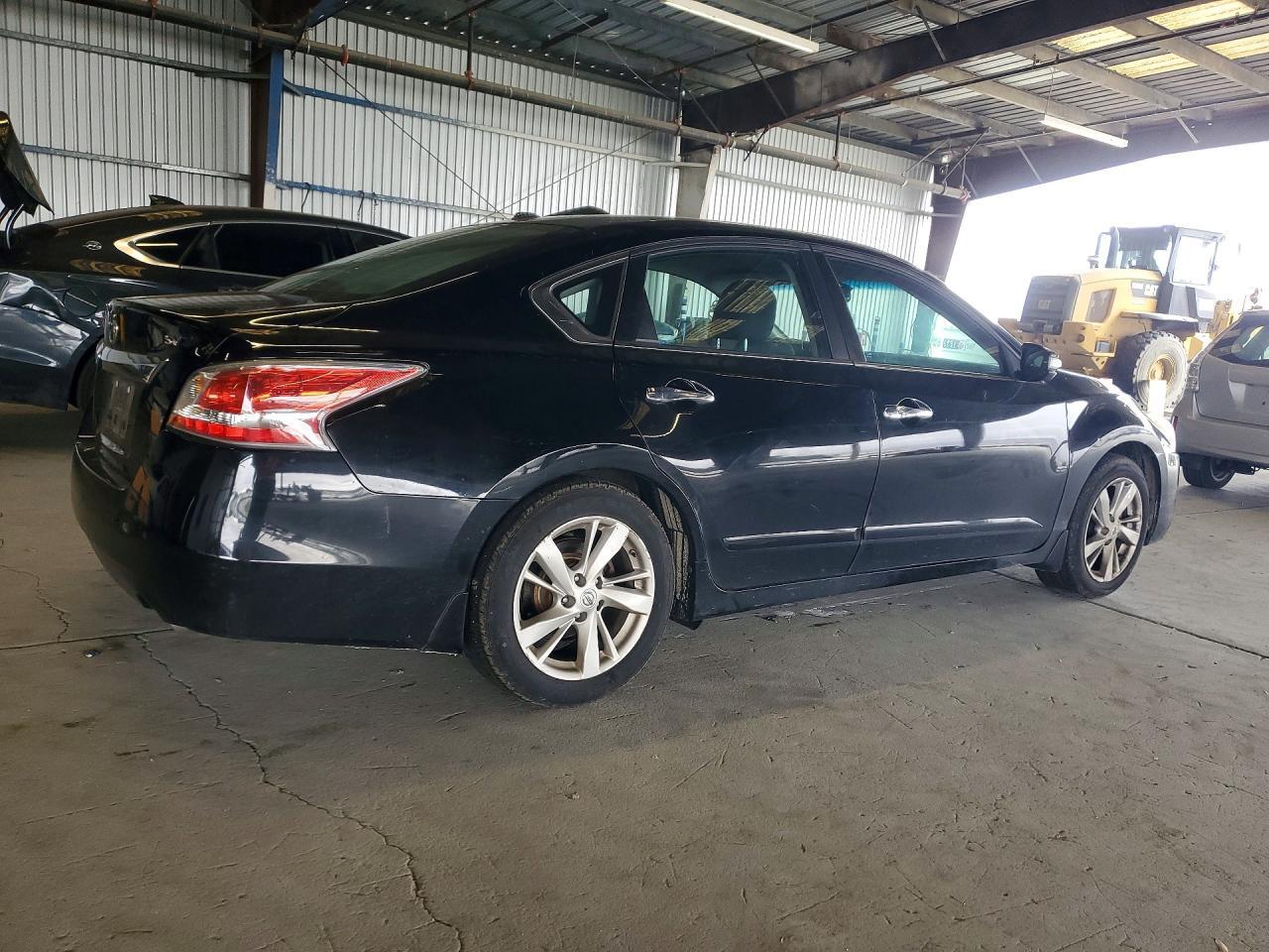 2015 NISSAN ALTIMA 2.5 SV — Фото 3 из 12