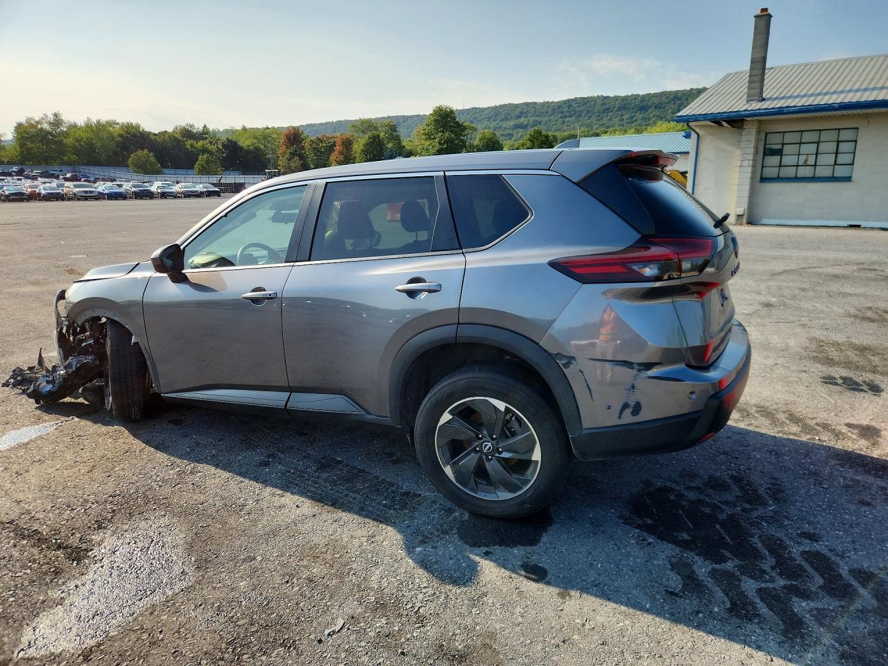 2025 NISSAN ROGUE SV — Фото 2 из 13