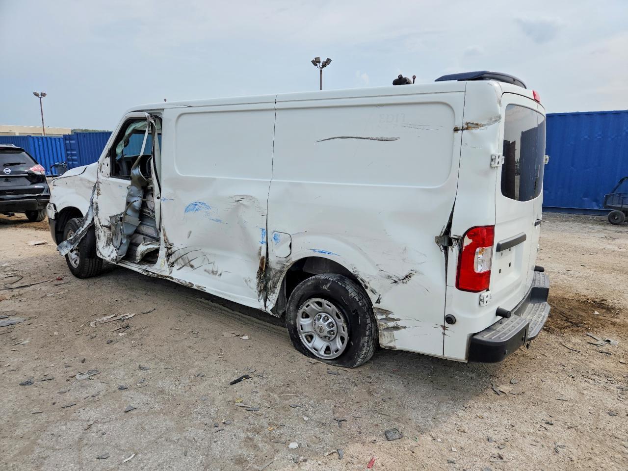 2016 NISSAN NV 1500 DELIVERY VAN — Фото 2 из 14
