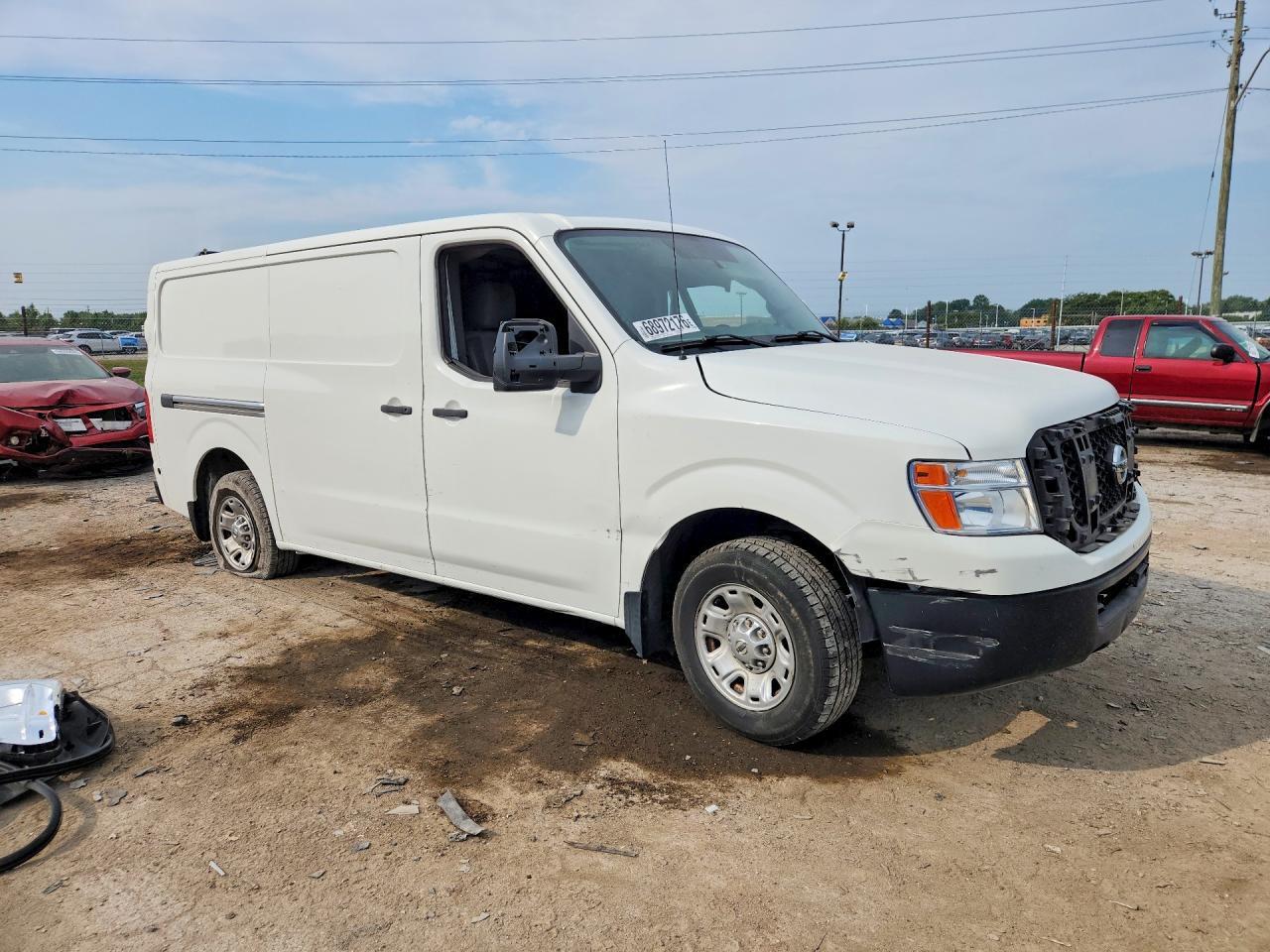 2016 NISSAN NV 1500 DELIVERY VAN — Фото 4 из 14