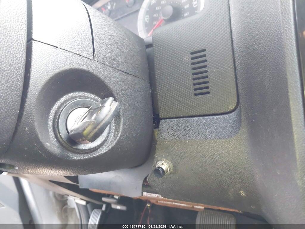 1FMCU04128KA63472 2008 FORD ESCAPE photo no. 11