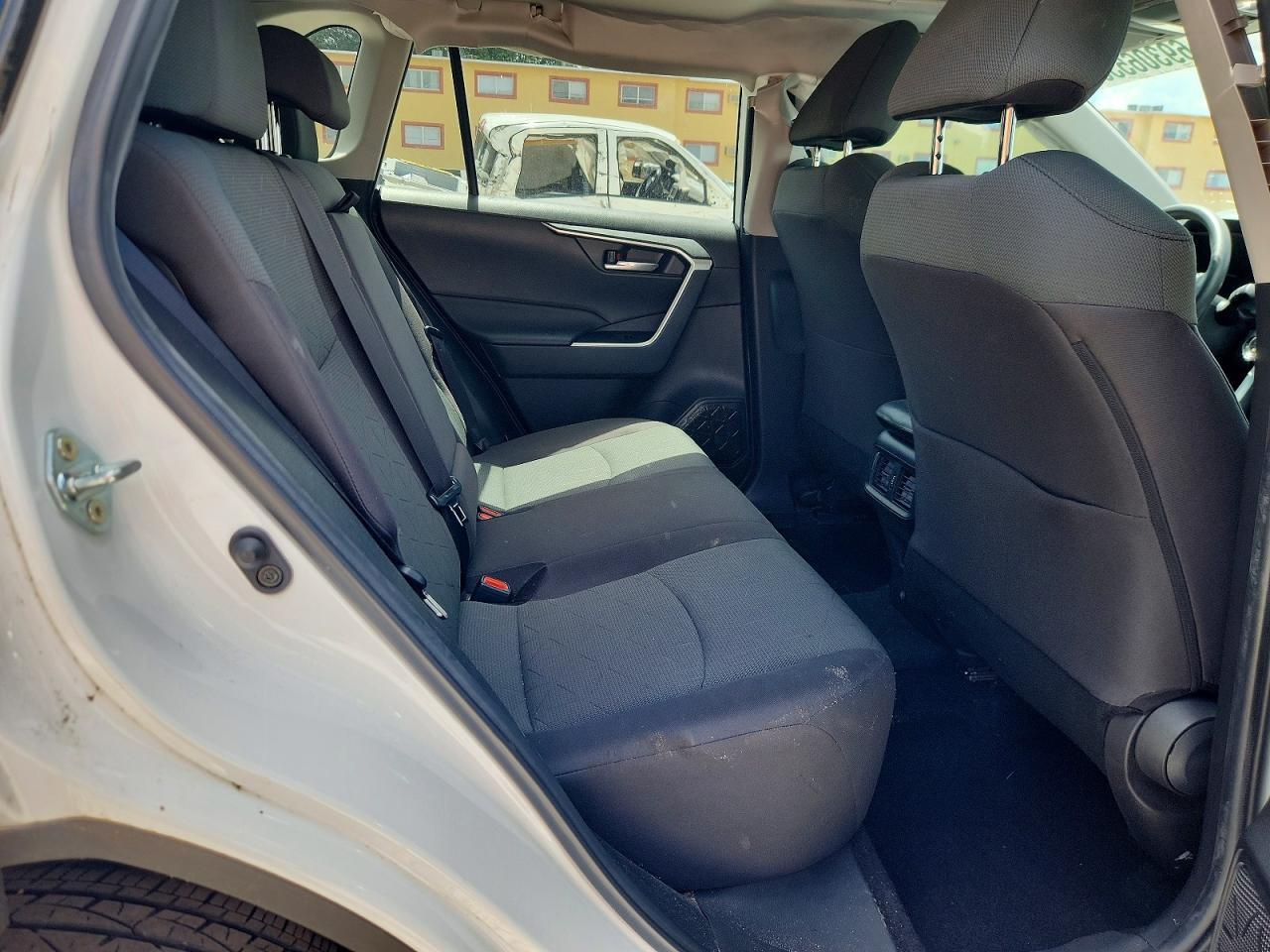2023 TOYOTA RAV4 XLE — Фото 10 из 13
