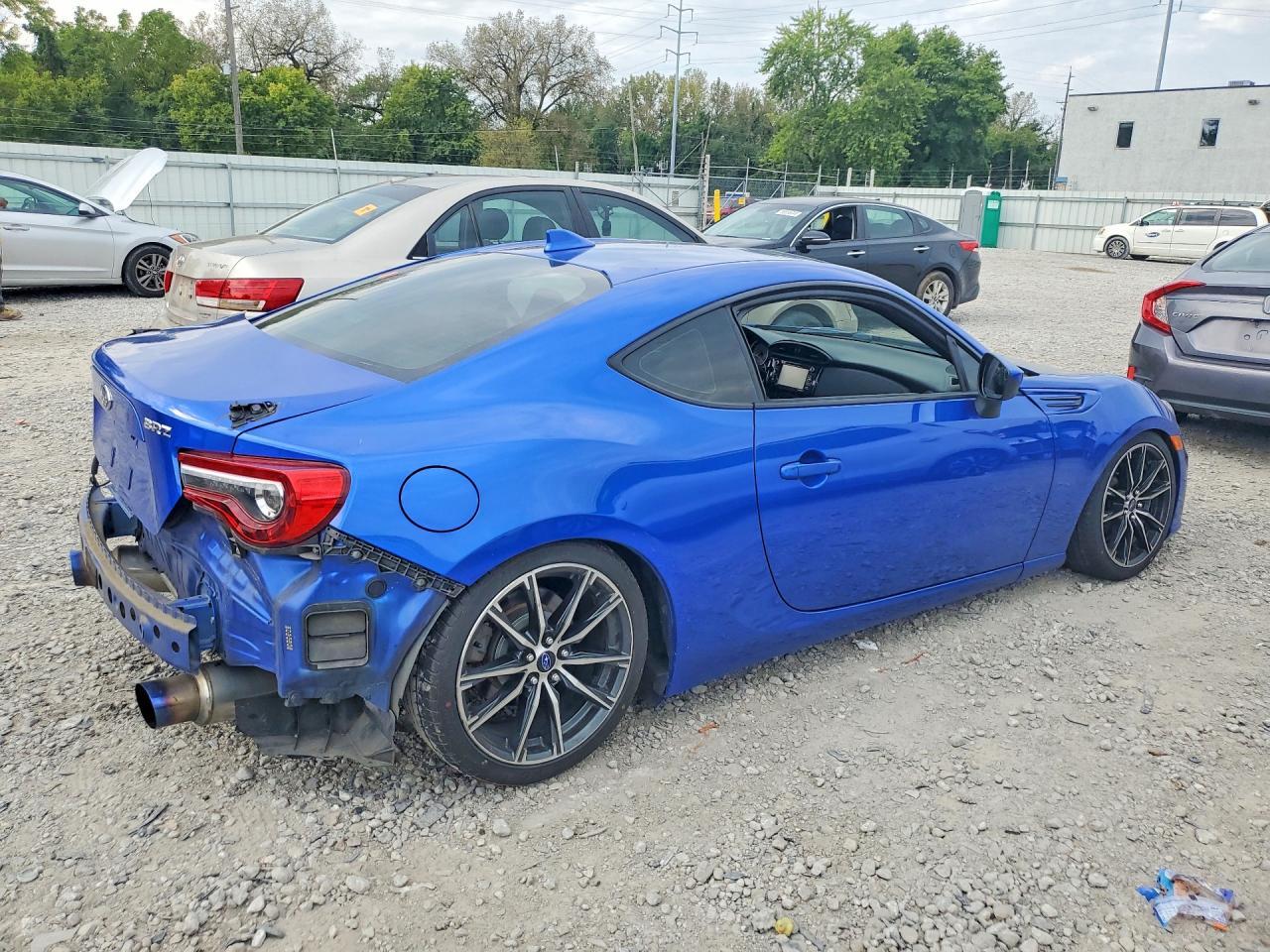 2017 SUBARU BRZ 2.0 PREMIUM — Фото 3 из 13