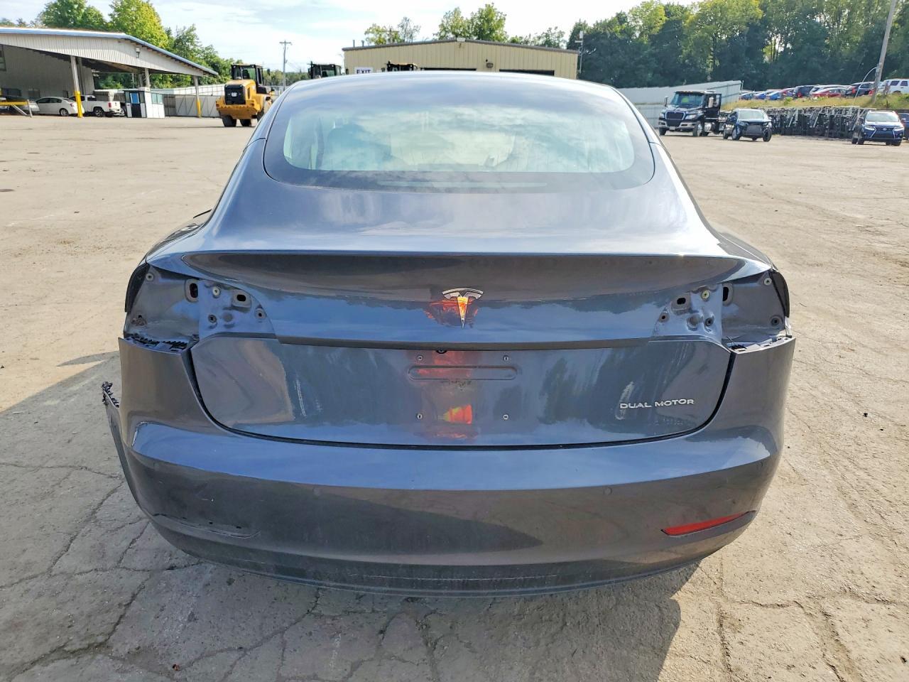 2018 TESLA MODEL 3 — Фото 6 из 12