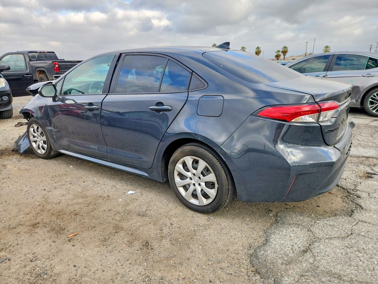 2025 TOYOTA COROLLA LE — Фото 2 из 12
