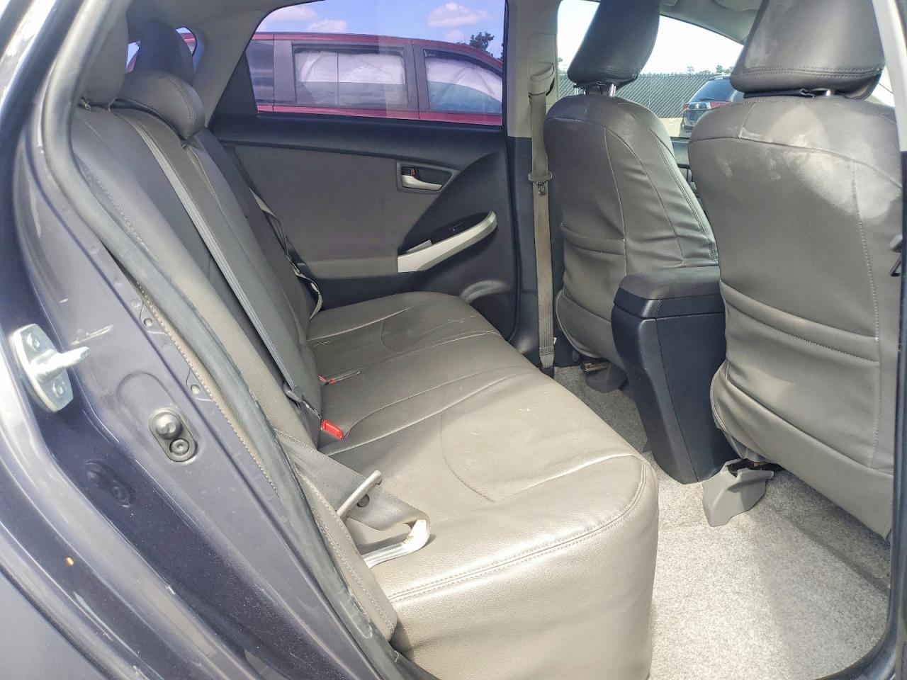2015 TOYOTA PRIUS TWO — Фото 10 из 13