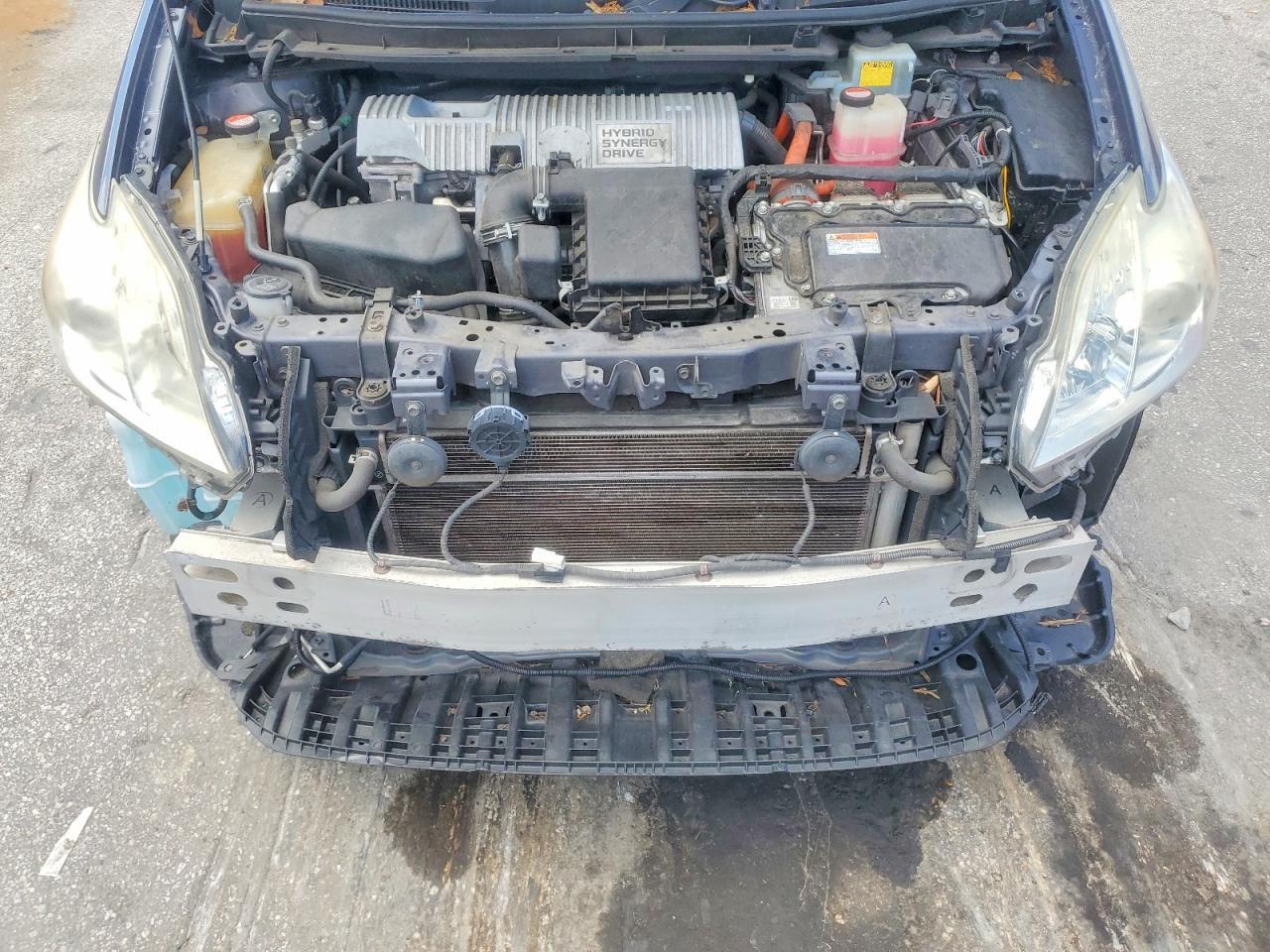 2015 TOYOTA PRIUS TWO — Фото 11 из 13