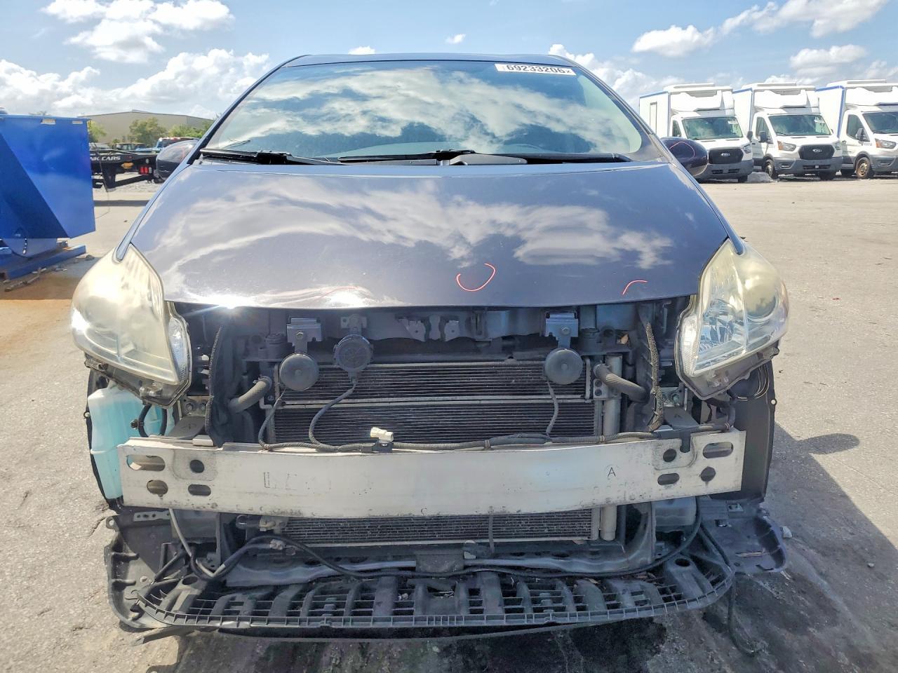 2015 TOYOTA PRIUS TWO — Фото 5 из 13
