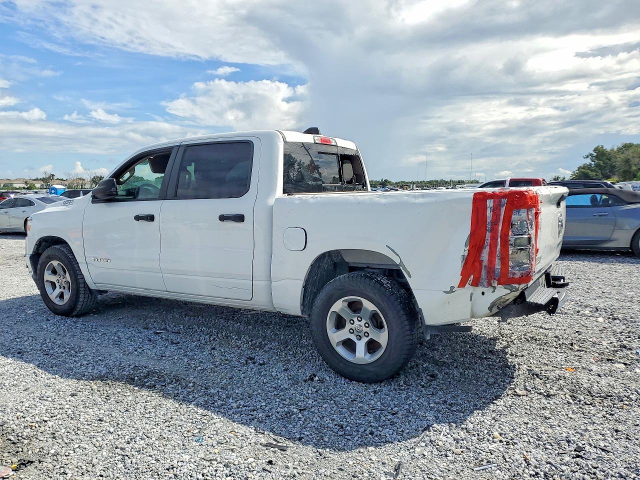 2019 RAM 1500 TRADESMAN — Фото 2 из 12