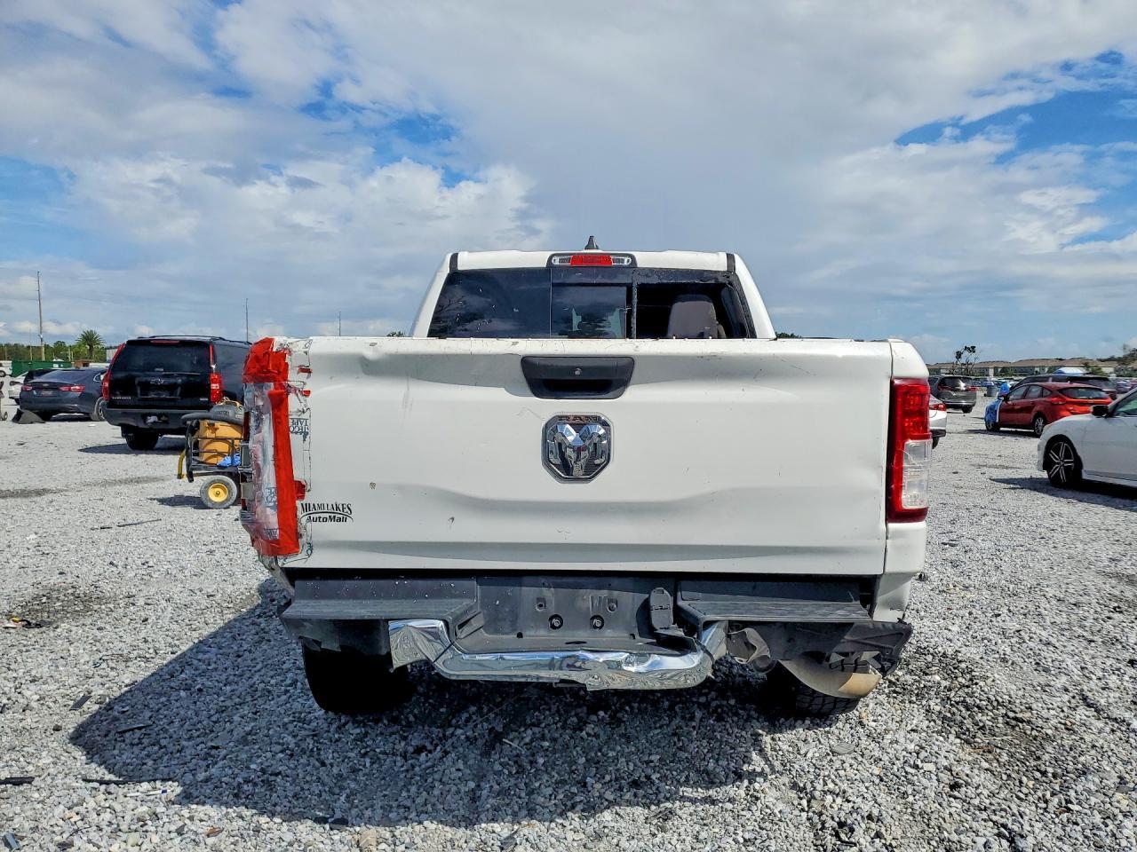 2019 RAM 1500 TRADESMAN — Фото 6 из 12