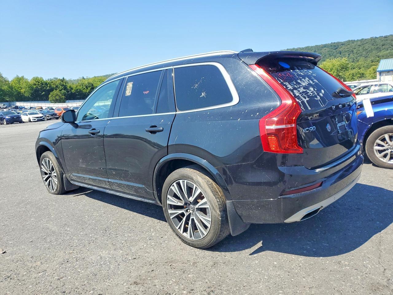 2020 VOLVO XC90 T5 MOMENTUM — Фото 2 из 12