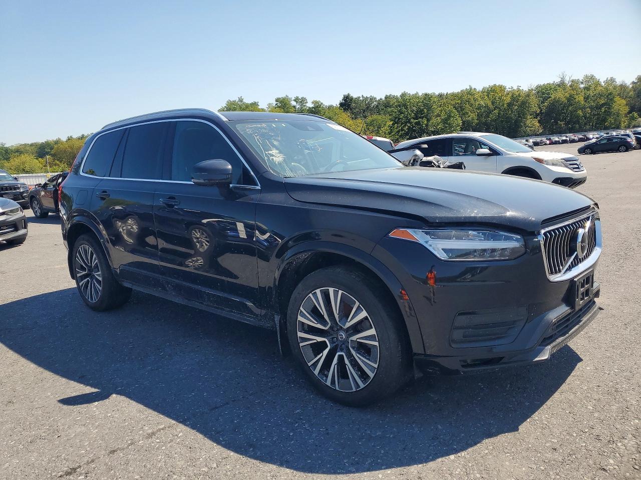 2020 VOLVO XC90 T5 MOMENTUM — Фото 4 из 12