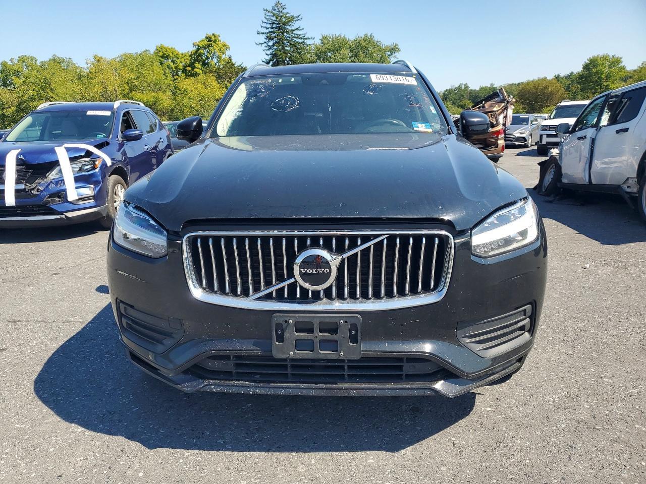 2020 VOLVO XC90 T5 MOMENTUM — Фото 5 из 12