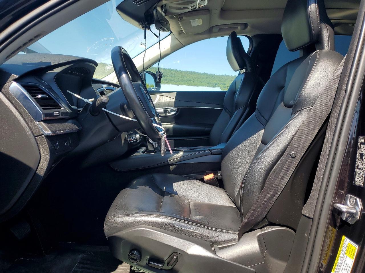 2020 VOLVO XC90 T5 MOMENTUM — Фото 7 из 12