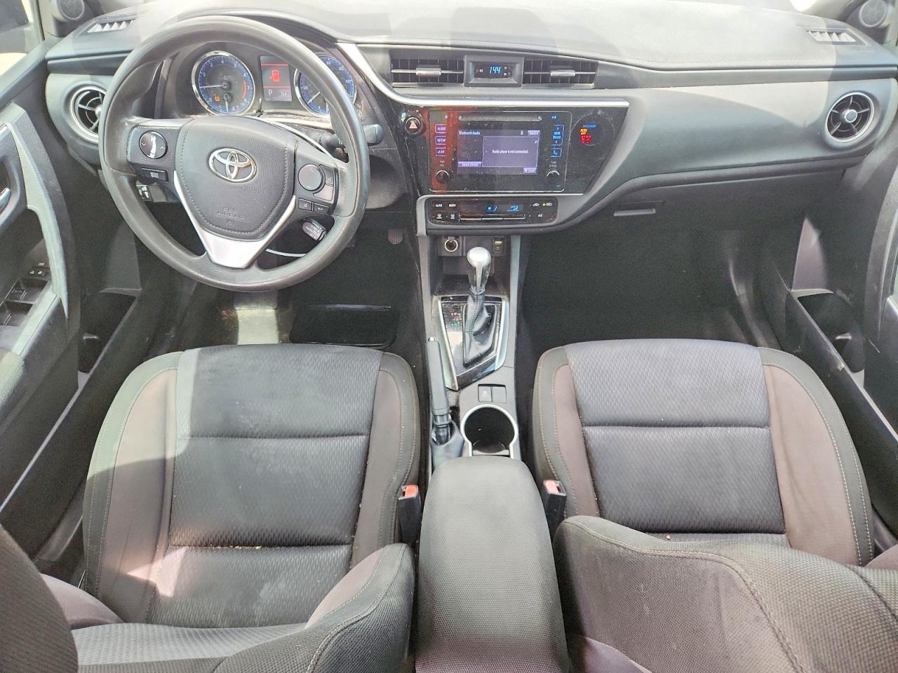 2018 TOYOTA COROLLA LE — Фото 8 из 12