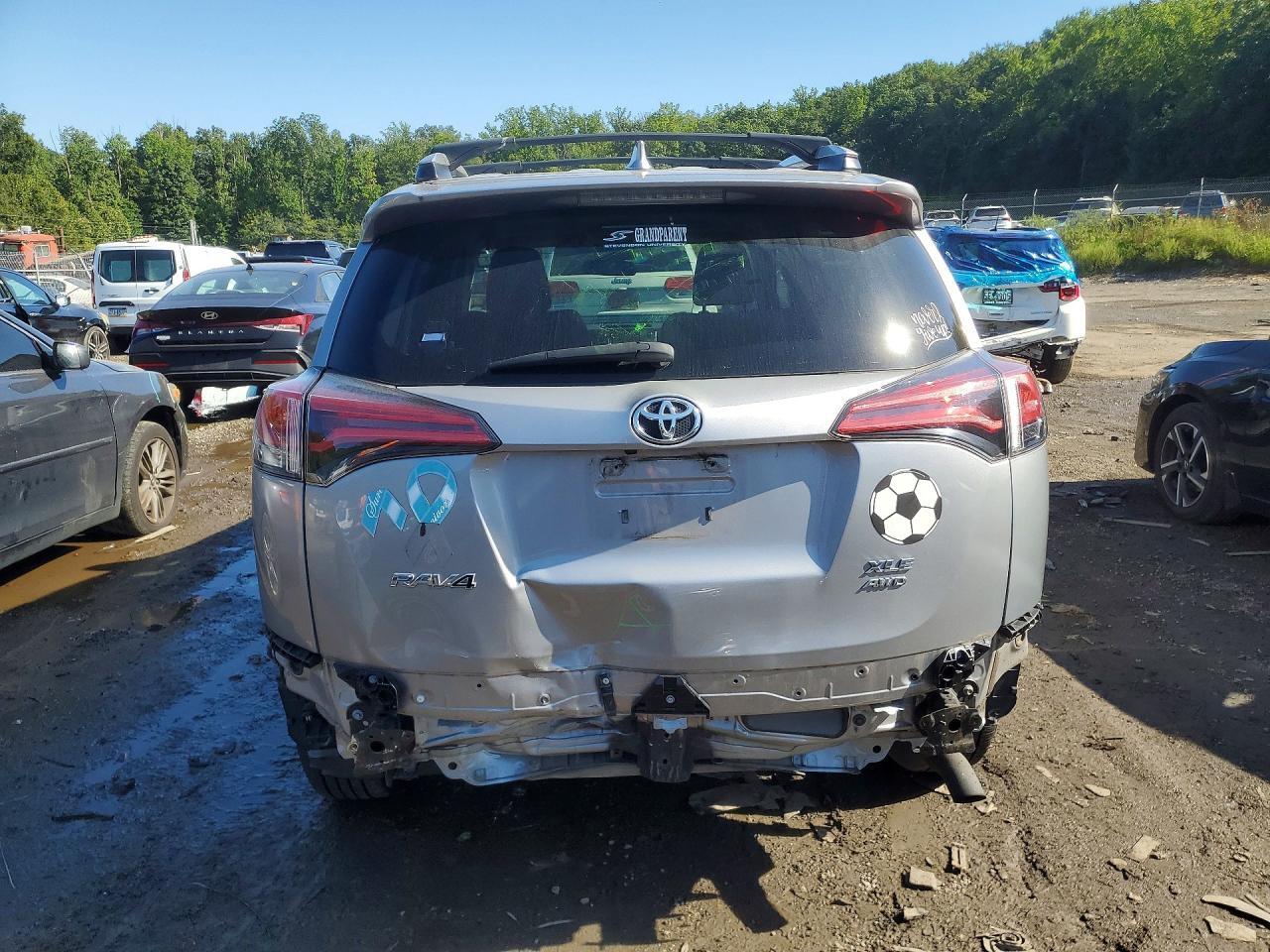 2016 TOYOTA RAV4 XLE — Фото 6 из 13