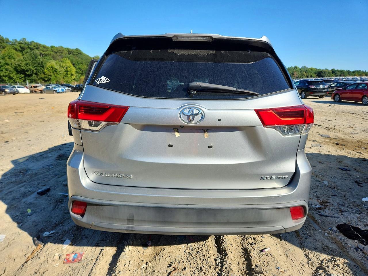 2018 TOYOTA HIGHLANDER XLE — Фото 6 из 13