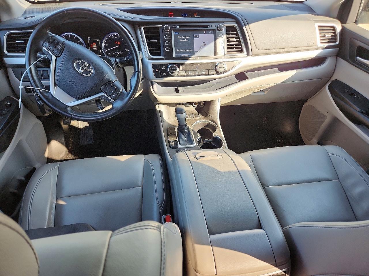 2018 TOYOTA HIGHLANDER XLE — Фото 8 из 13